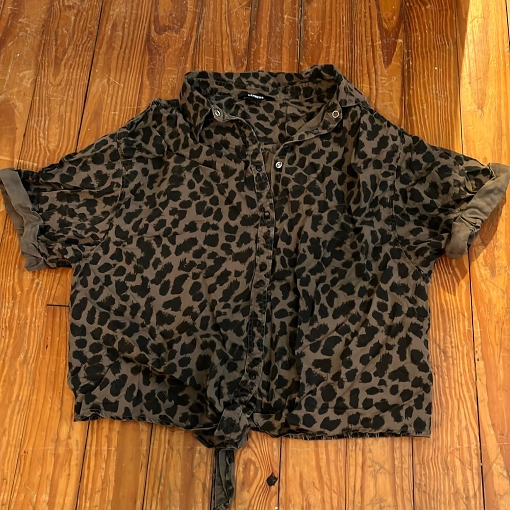 Express Leopard print crop top